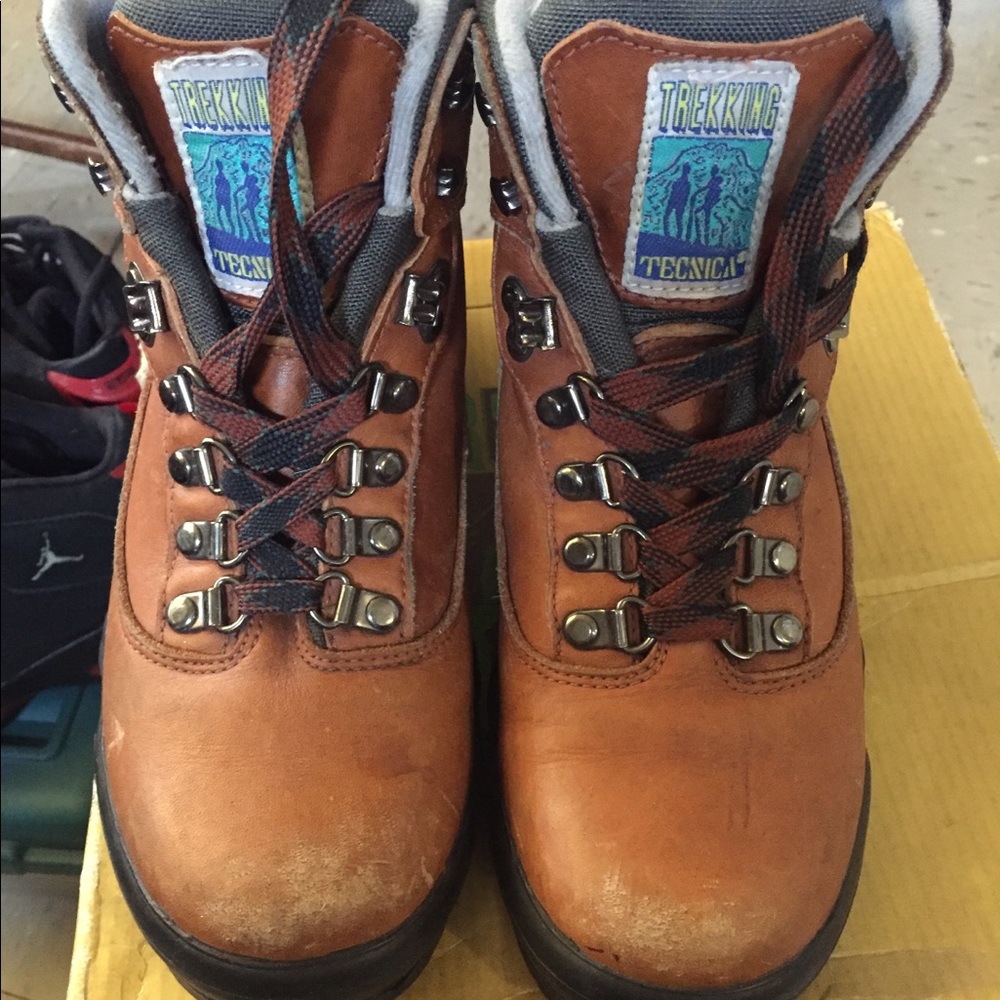 Trekking Tecnica Boots - image 1